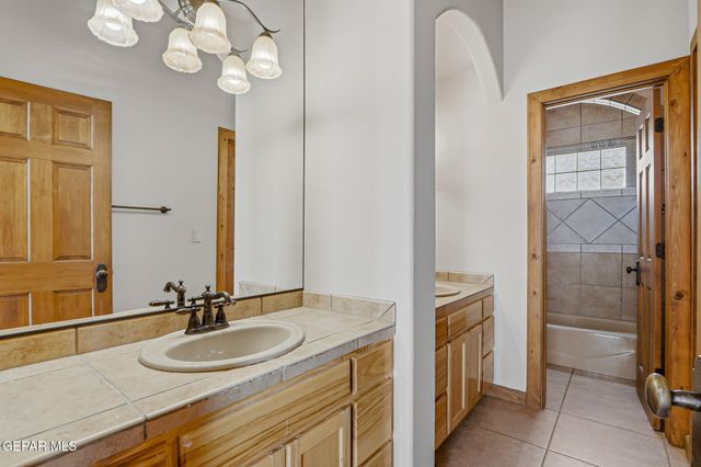 1240 CALLE LAGO Drive, El Paso, TX 79912