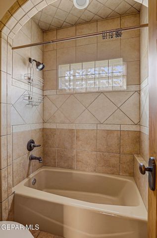 1240 CALLE LAGO Drive, El Paso, TX 79912