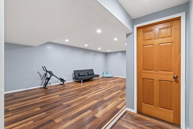 16025 Grove Trail, Lakeville, MN 55044