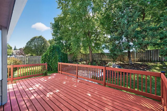 16025 Grove Trail, Lakeville, MN 55044