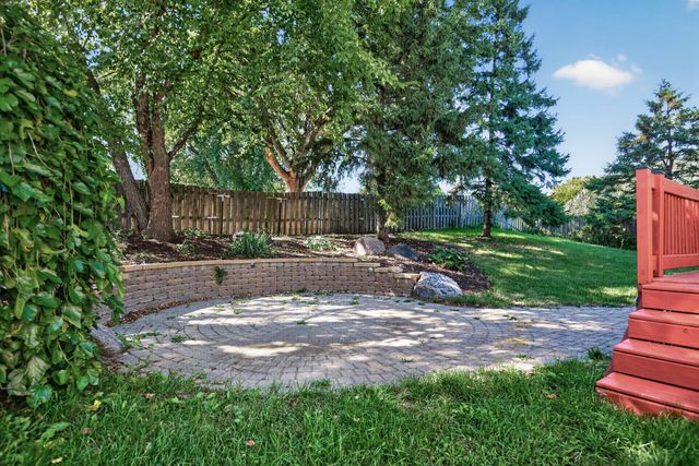 16025 Grove Trail, Lakeville, MN 55044