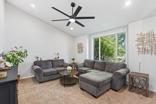 16025 Grove Trail, Lakeville, MN 55044