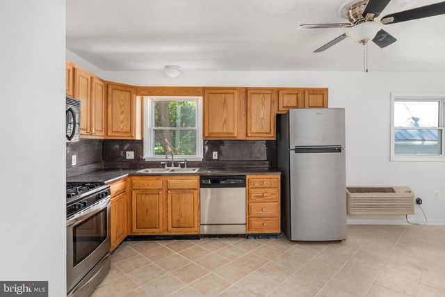 58 SOUTH ST, Kearneysville, WV 25430