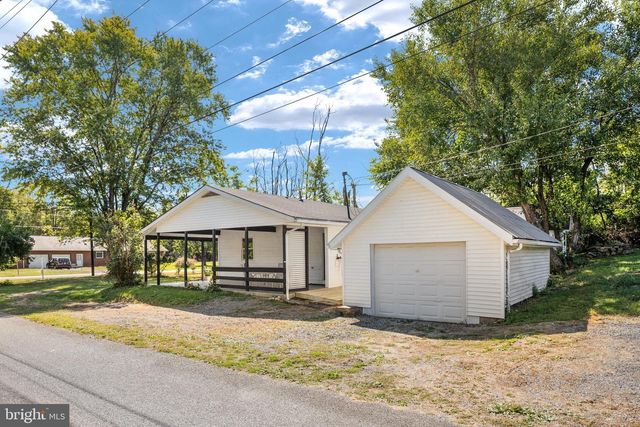 58 SOUTH ST, Kearneysville, WV 25430