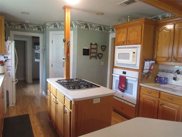404 County Road 260, Gainesville, TX 76240