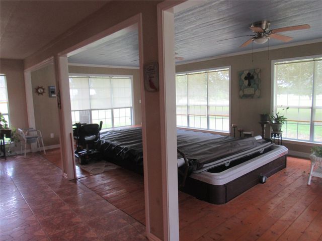 404 County Road 260, Gainesville, TX 76240