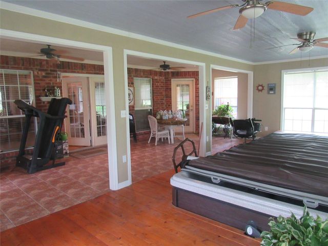 404 County Road 260, Gainesville, TX 76240