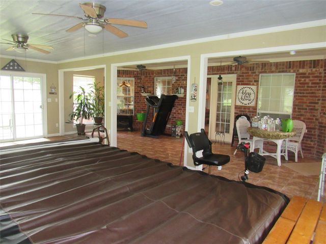 404 County Road 260, Gainesville, TX 76240