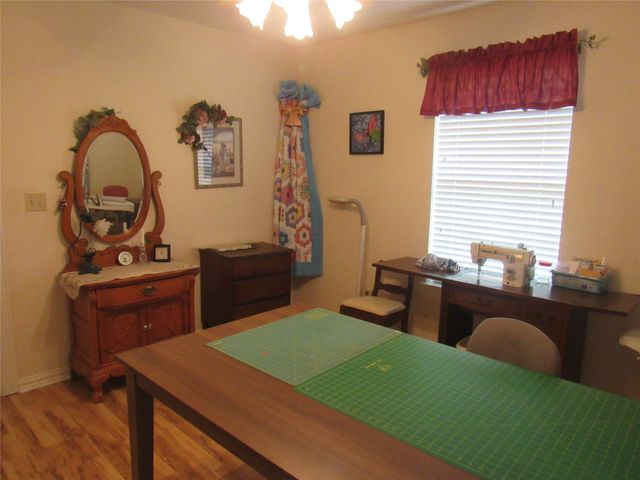 404 County Road 260, Gainesville, TX 76240