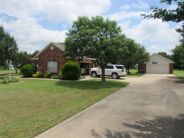 404 County Road 260, Gainesville, TX 76240