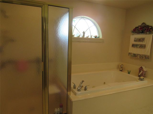 404 County Road 260, Gainesville, TX 76240