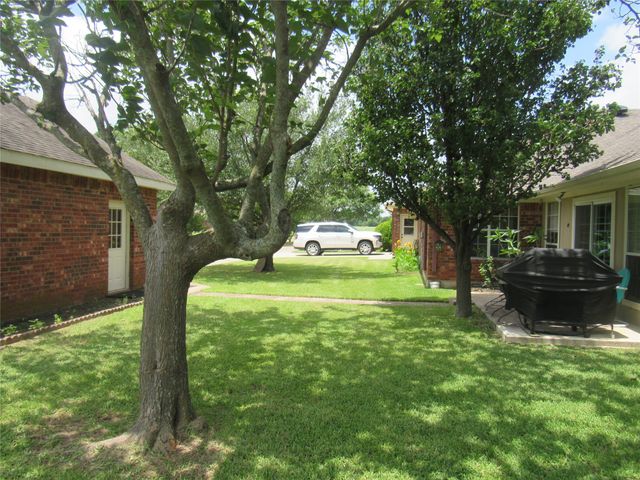 404 County Road 260, Gainesville, TX 76240