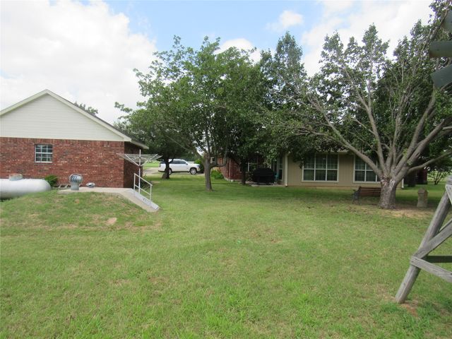 404 County Road 260, Gainesville, TX 76240