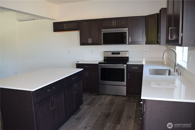 6997 E Bullseye Street, Port Orchard, WA 98366