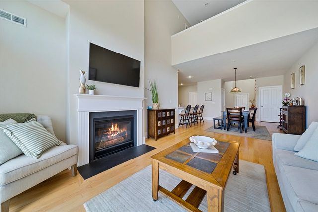 100 Kirkbride Dr 203, Danvers, MA 01923