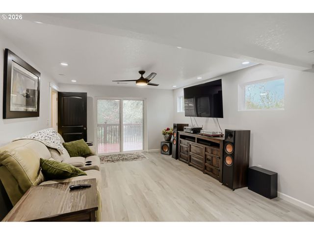 2167 Se MEADOW Ct, Gresham, OR 97080