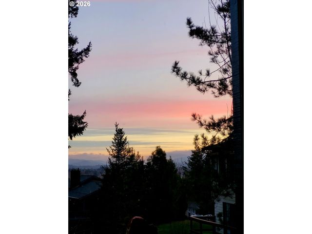 2167 Se MEADOW Ct, Gresham, OR 97080