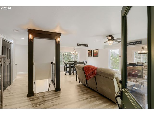 2167 Se MEADOW Ct, Gresham, OR 97080