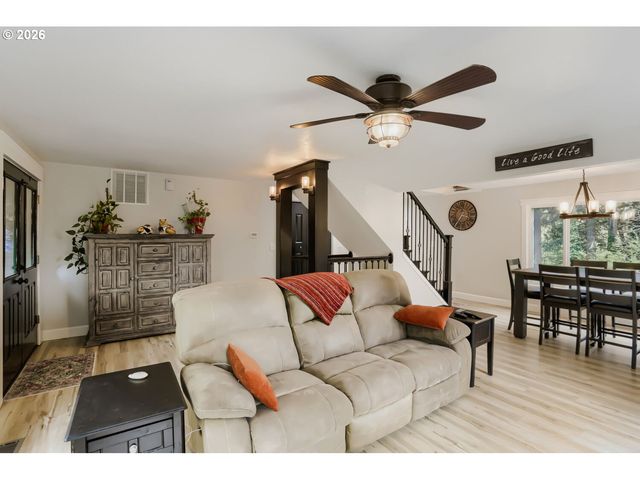 2167 Se MEADOW Ct, Gresham, OR 97080