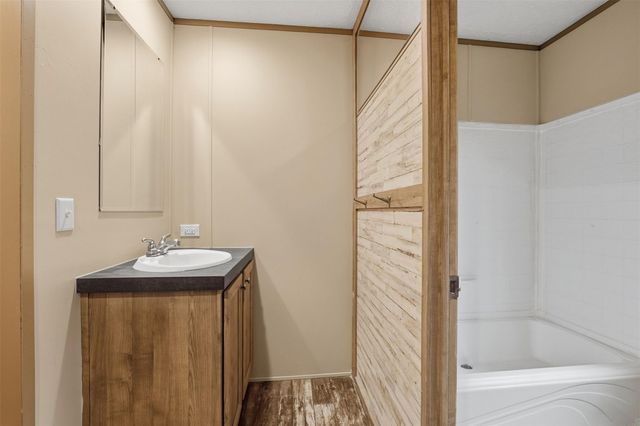 800 Rock Creek Drive, Willis, TX 77378