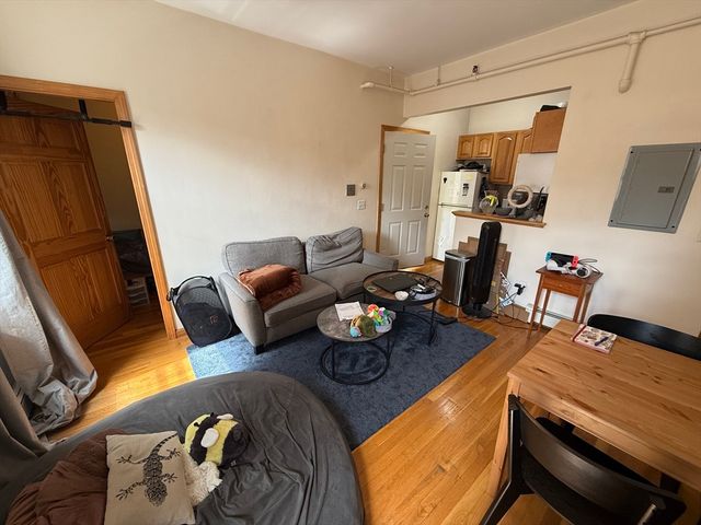 712 Commonwealth Avenue 3, Boston, MA 02215