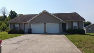 269 Executive Ave Apt A, Clarksville, TN 37042