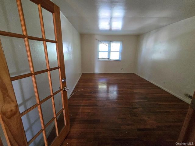 462 S 3rd Avenue, Mount Vernon, NY 10550