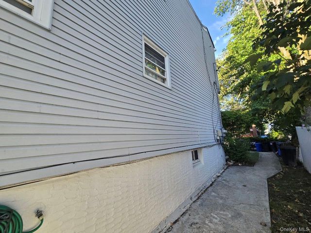 462 S 3rd Avenue, Mount Vernon, NY 10550