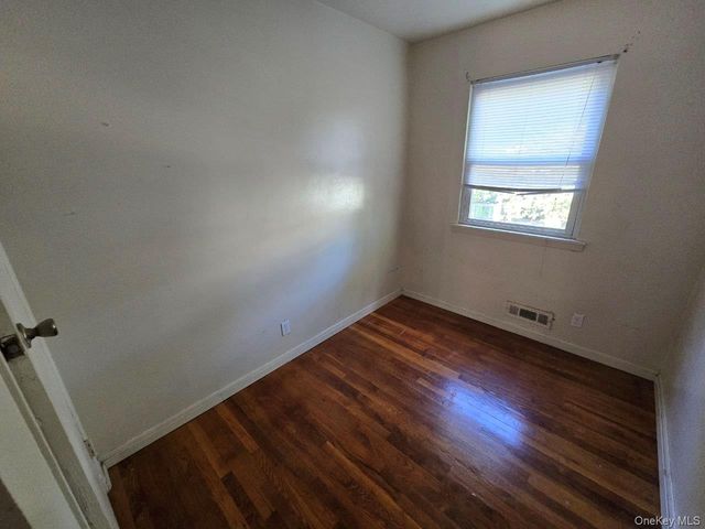 462 S 3rd Avenue, Mount Vernon, NY 10550