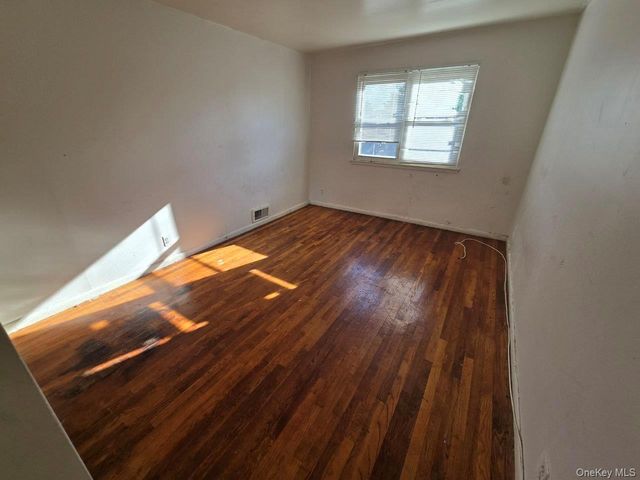 462 S 3rd Avenue, Mount Vernon, NY 10550
