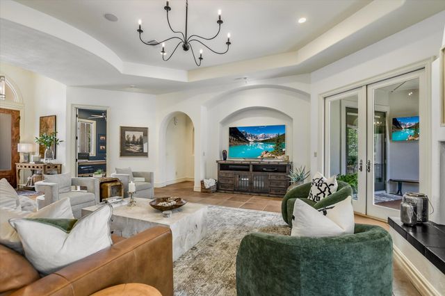 817 Woodcreek Ranch RD, Wimberley, TX 78676