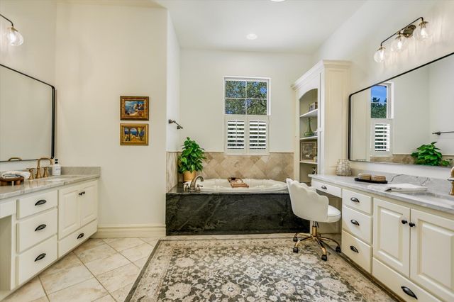 817 Woodcreek Ranch RD, Wimberley, TX 78676