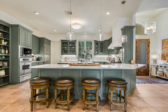817 Woodcreek Ranch RD, Wimberley, TX 78676