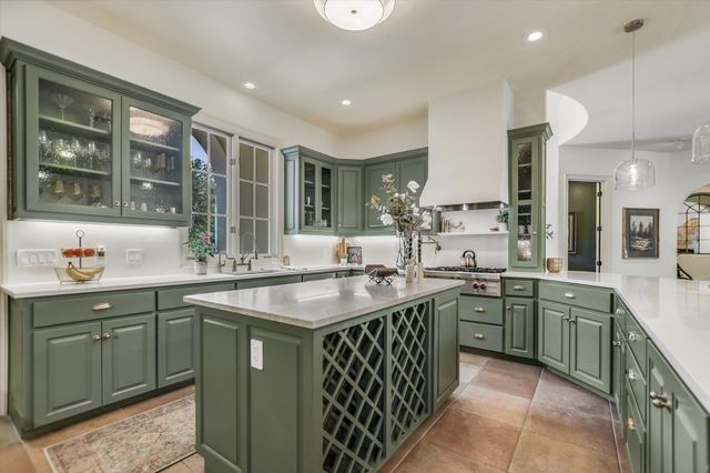 817 Woodcreek Ranch RD, Wimberley, TX 78676