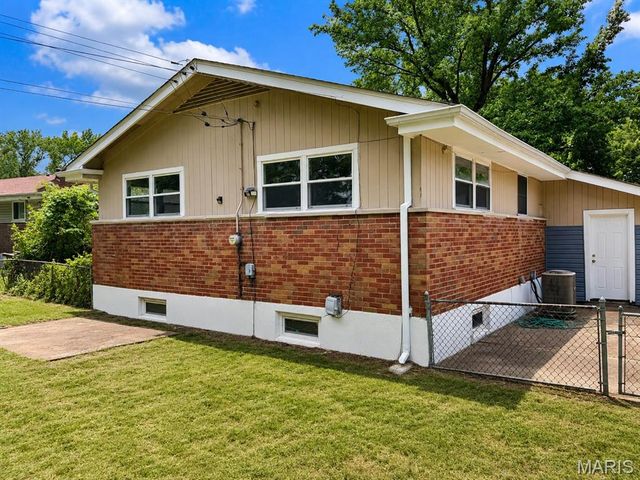 9922 Lanier Drive, Moline Acres, MO 63136