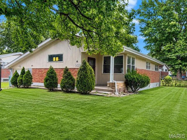 9922 Lanier Drive, Moline Acres, MO 63136
