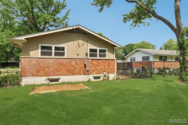 9922 Lanier Drive, Moline Acres, MO 63136