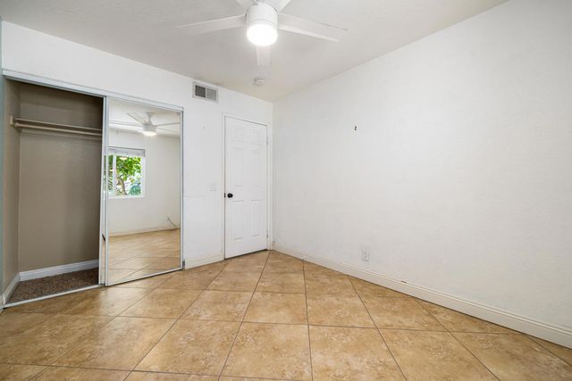 386 Tava Lane, Palm Desert, CA 92211