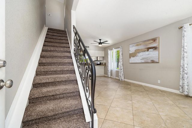 386 Tava Lane, Palm Desert, CA 92211
