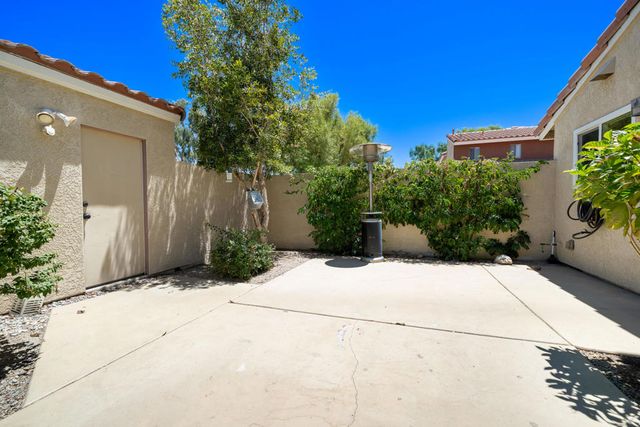 386 Tava Lane, Palm Desert, CA 92211