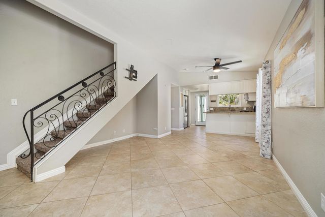 386 Tava Lane, Palm Desert, CA 92211