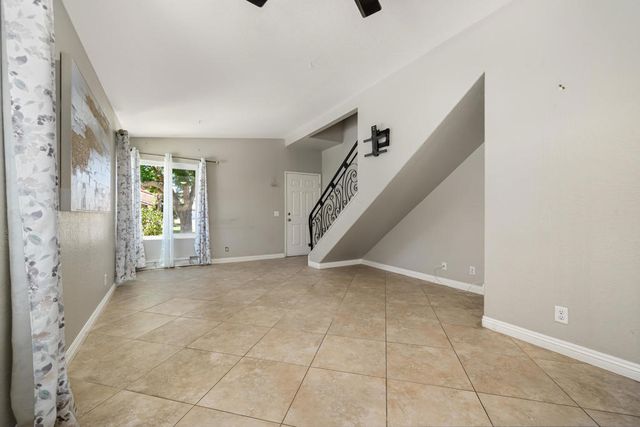 386 Tava Lane, Palm Desert, CA 92211