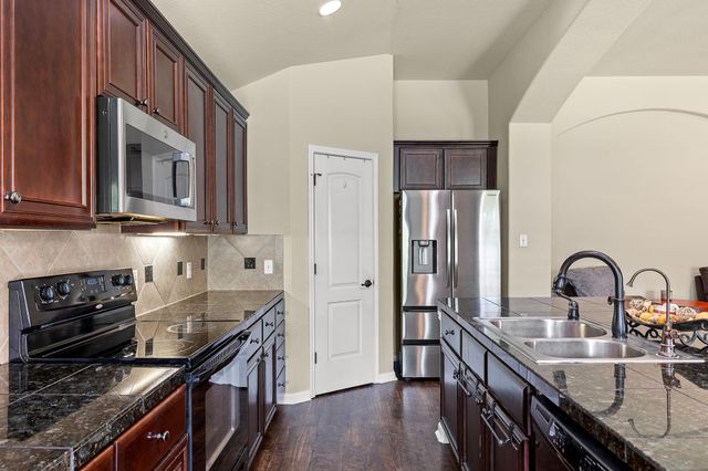 106 Legends Of Hutto TRL, Hutto, TX 78634