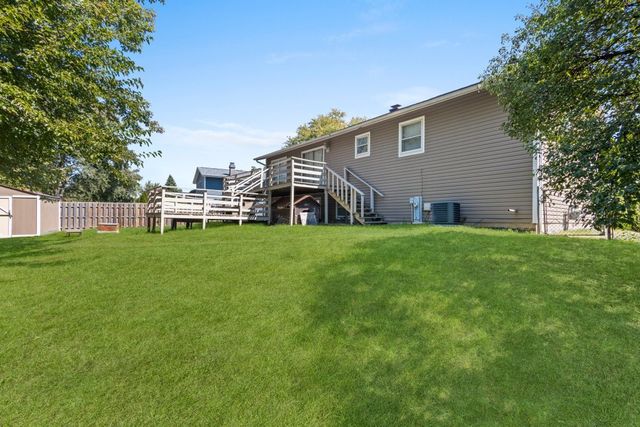 601 Derbyshire Lane, Bolingbrook, IL 60440