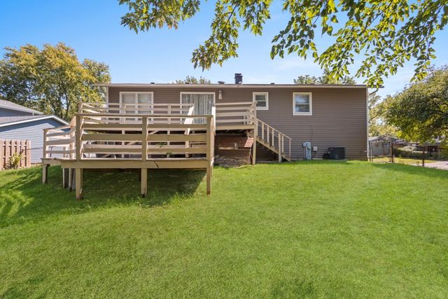 601 Derbyshire Lane, Bolingbrook, IL 60440