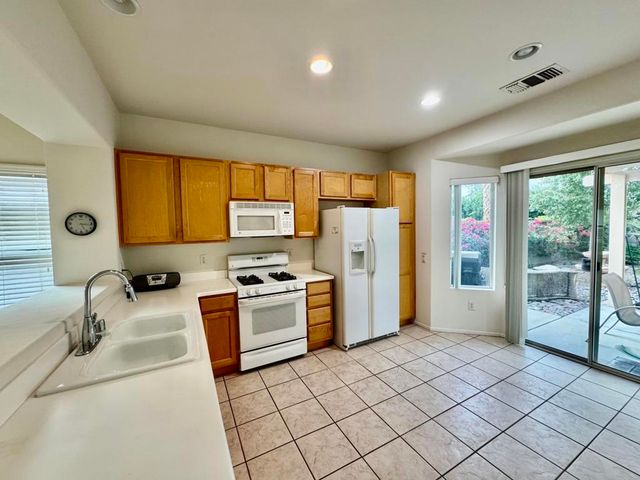 78686 Hampshire Avenue, Palm Desert, CA 92211