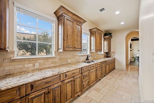 239 Lismore, San Antonio, TX 78260