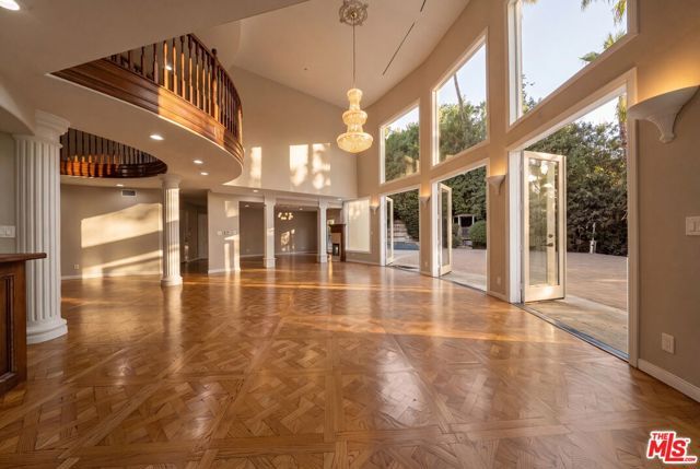 1109 Pine Drive, Beverly Hills, CA 90210