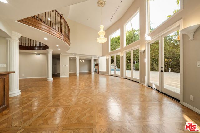 1109 Pine Drive, Beverly Hills, CA 90210
