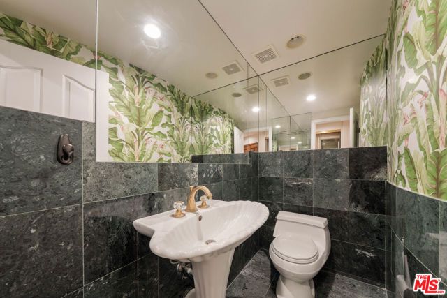 1109 Pine Drive, Beverly Hills, CA 90210
